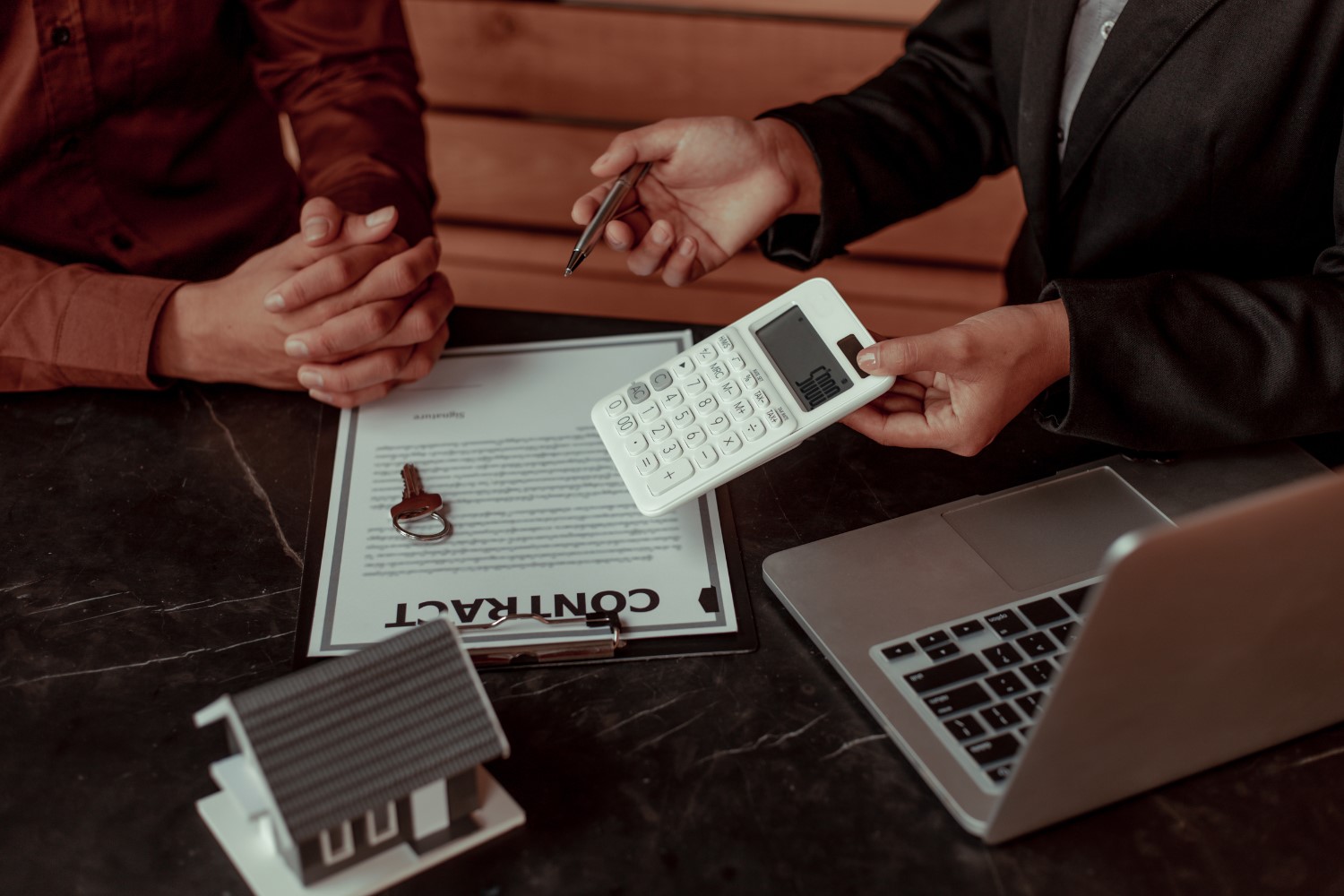 The 2025 real estate market in Australia and New Zealand is set to bring both opportunities and challenges for buyers. With steady growth and key areas poised for property booms, staying informed will be crucial. This article covers the top 10 things you need to know to navigate the market with confidence and secure your dream home.