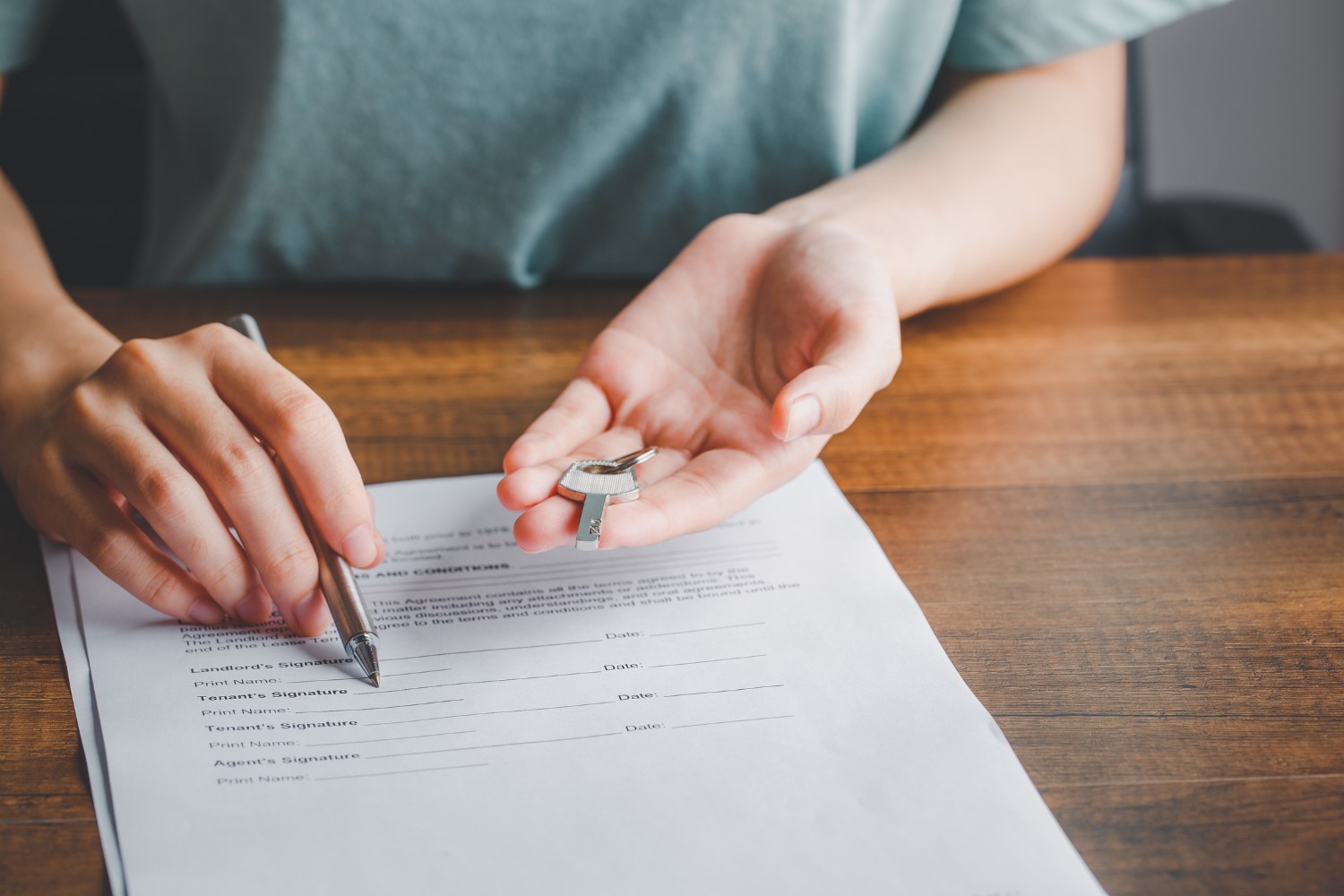 Investing in rental property can be both profitable and fulfilling. But being a property owner also requires careful planning and understanding of the responsibilities involved. Here’s a step-by-step guide to help you enter the world of property management with confidence and make the most of your investment. Setting up your finances for investment The first